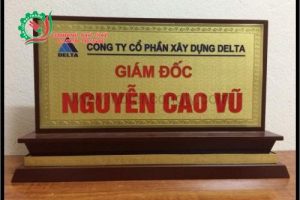 Biển Đồng Gỗ Tam Cấp