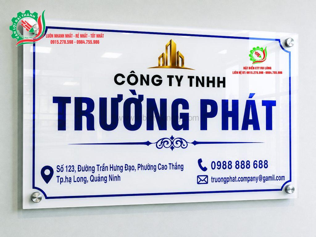 biển in uv trên mica sữa kt50x30cm