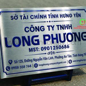 biển inox ăn mòn trắng xước chân 2cm kt50x30cm