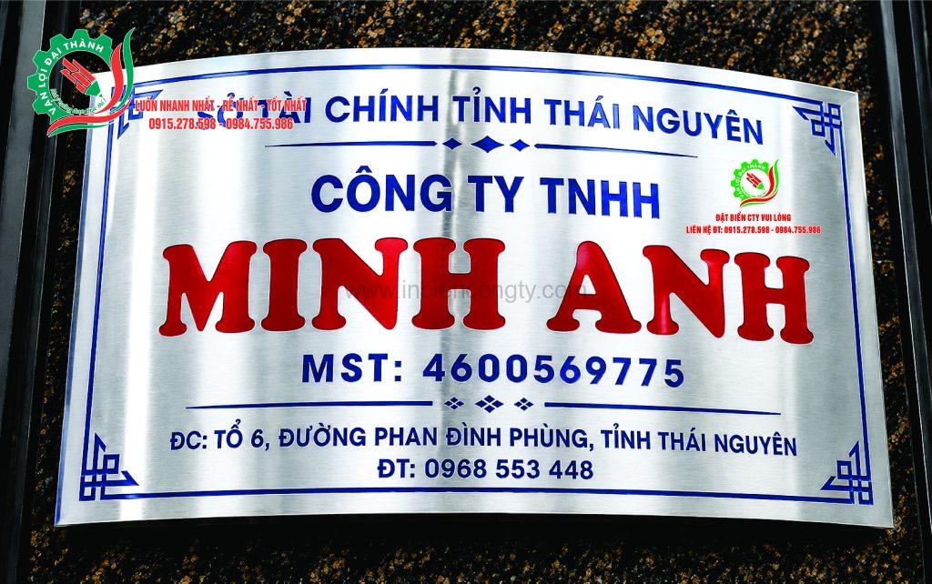 biển inox in uv trắng xước chân cong kt50x30cm
