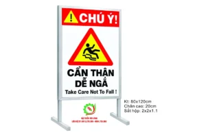 Biển Chú ý cẩn thận dễ ngã Take care not to fall, tam giác vàng viền đỏ hình người trượt ngã, 80x120cm trên chân sắt hộp