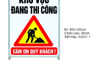Biển Xin lỗi khu vực đang thi công cảm ơn quý khách, hình người xúc đất, 80x120cm trên chân đế xòe chéo